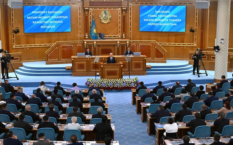 Kazakhstan urged to live within its means